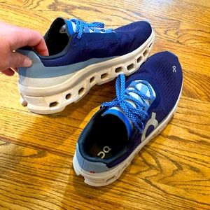 On Running size W8.5 CloudTec running shoes